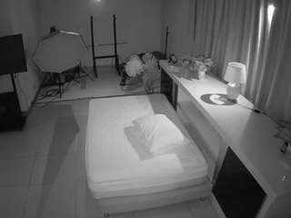 voyeurcam-jb-office-1