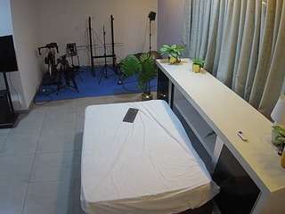 voyeurcam-jb-office-1