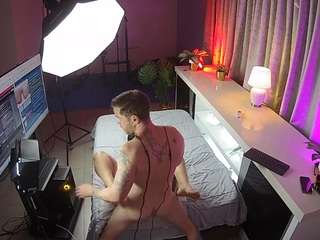 voyeurcam-jb-office-1