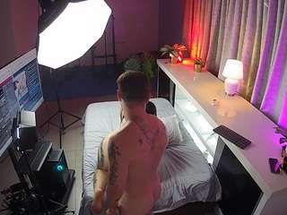 voyeurcam-jb-office-1