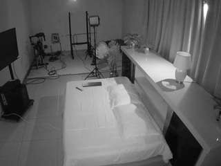 voyeurcam-jb-office-1