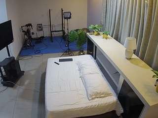 voyeurcam-jb-office-1