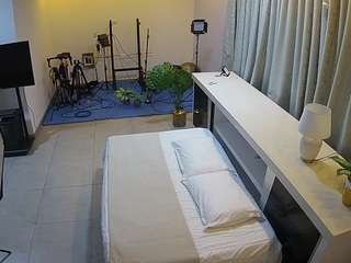 voyeurcam-jb-office-1