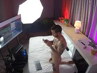 voyeurcam-jb-office-1