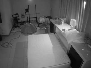 voyeurcam-jb-office-1