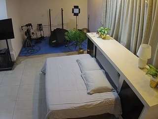 voyeurcam-jb-office-1