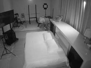 voyeurcam-jb-office-1