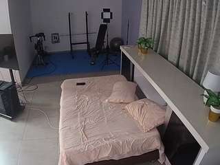 voyeurcam-jb-office-1