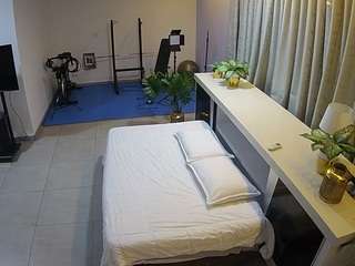 voyeurcam-jb-office-1