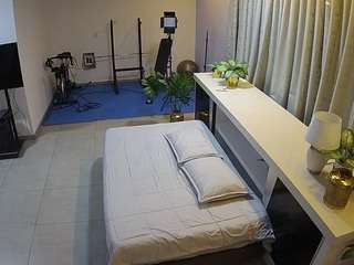 voyeurcam-jb-office-1