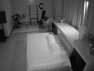 voyeurcam-jb-office-1