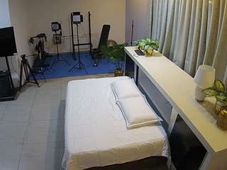 voyeurcam-jb-office-1