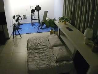 voyeurcam-jb-office-1