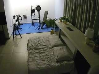 voyeurcam-jb-office-1