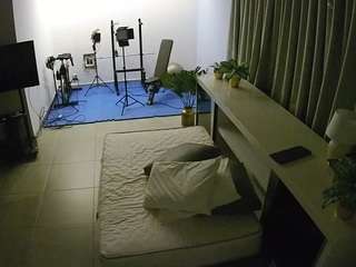 voyeurcam-jb-office-1