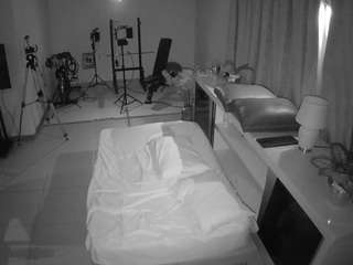 voyeurcam-jb-office-1