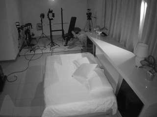 voyeurcam-jb-office-1
