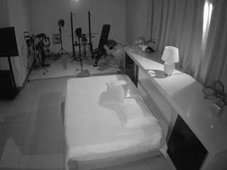 le modèle voyeurcam-jb-office-1 est en webcam porno dans un show sur le site camsoda, il possède les tags suivants: flash,flashing,hidden,hidden cam,mixed,no drinking,pov,sexwebcam,voyeur,hd