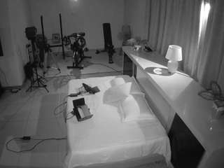 voyeurcam-jb-office-1