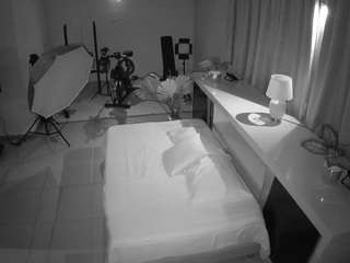 voyeurcam-jb-office-1