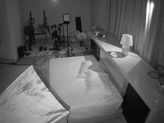 voyeurcam-jb-office-1
