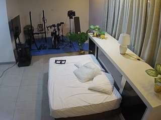 voyeurcam-jb-office-1