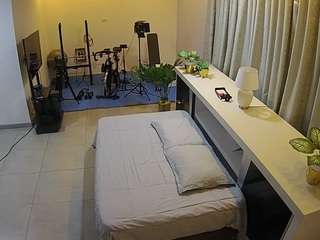 voyeurcam-jb-office-1