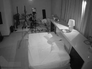 voyeurcam-jb-office-1