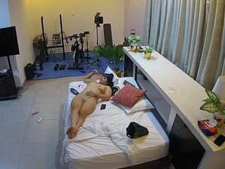 Acest model este live acum. voyeurcam-jb-office-1