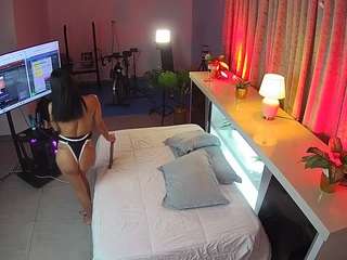 Эта модель сейчас онлайн. voyeurcam-jb-office-1