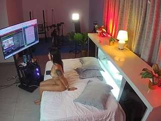 该模特正在直播。 voyeurcam-jb-office-1