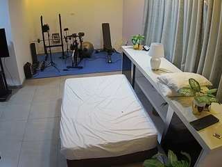 voyeurcam-jb-office-1