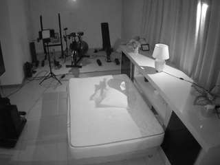 voyeurcam-jb-office-1