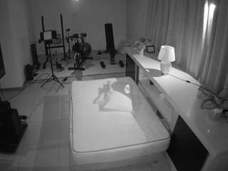 voyeurcam-jb-office-1