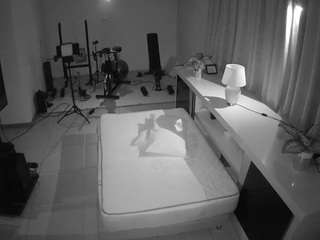 voyeurcam-jb-office-1