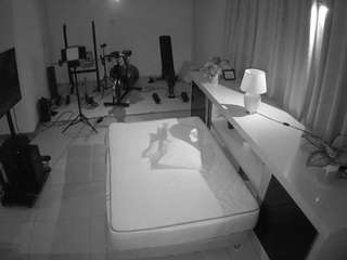 voyeurcam-jb-office-1
