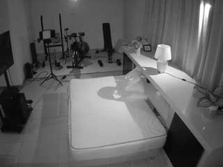 voyeurcam-jb-office-1