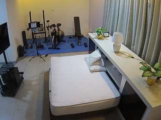 voyeurcam-jb-office-1