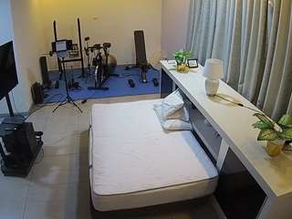 voyeurcam-jb-office-1