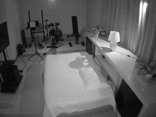 voyeurcam-jb-office-1