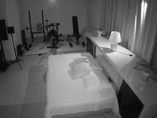 voyeurcam-jb-office-1