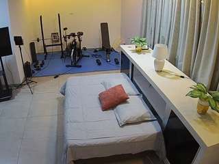 voyeurcam-jb-office-1
