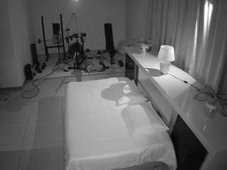voyeurcam-jb-office-1