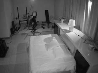 voyeurcam-jb-office-1