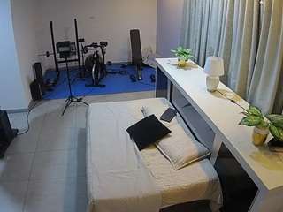 voyeurcam-jb-office-1