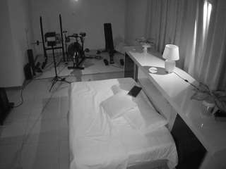 voyeurcam-jb-office-1