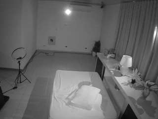 voyeurcam-jb-office-1