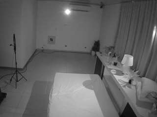 voyeurcam-jb-office-1