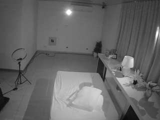 voyeurcam-jb-office-1