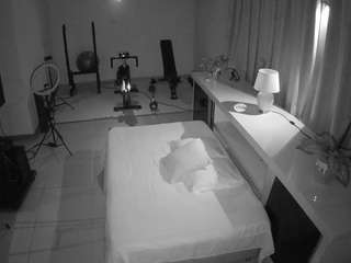 voyeurcam-jb-office-1
